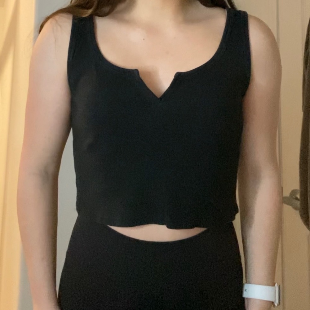 BRANDY MELVILLE TOP